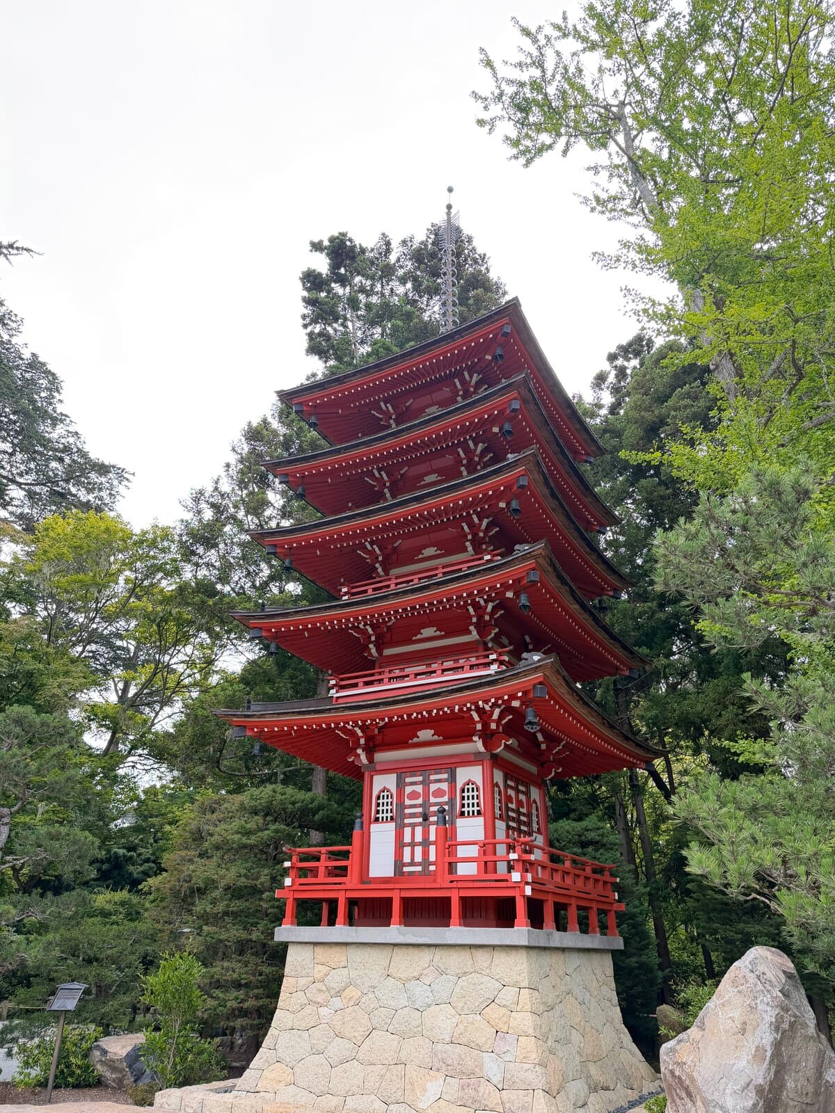 green garden and pagoda view at the japanese tea garden